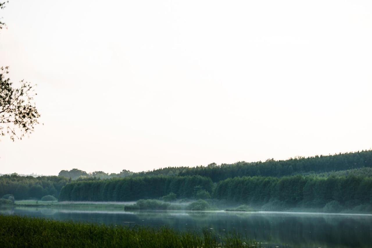 ホテル Noce I Dnie Postołowo エクステリア 写真
