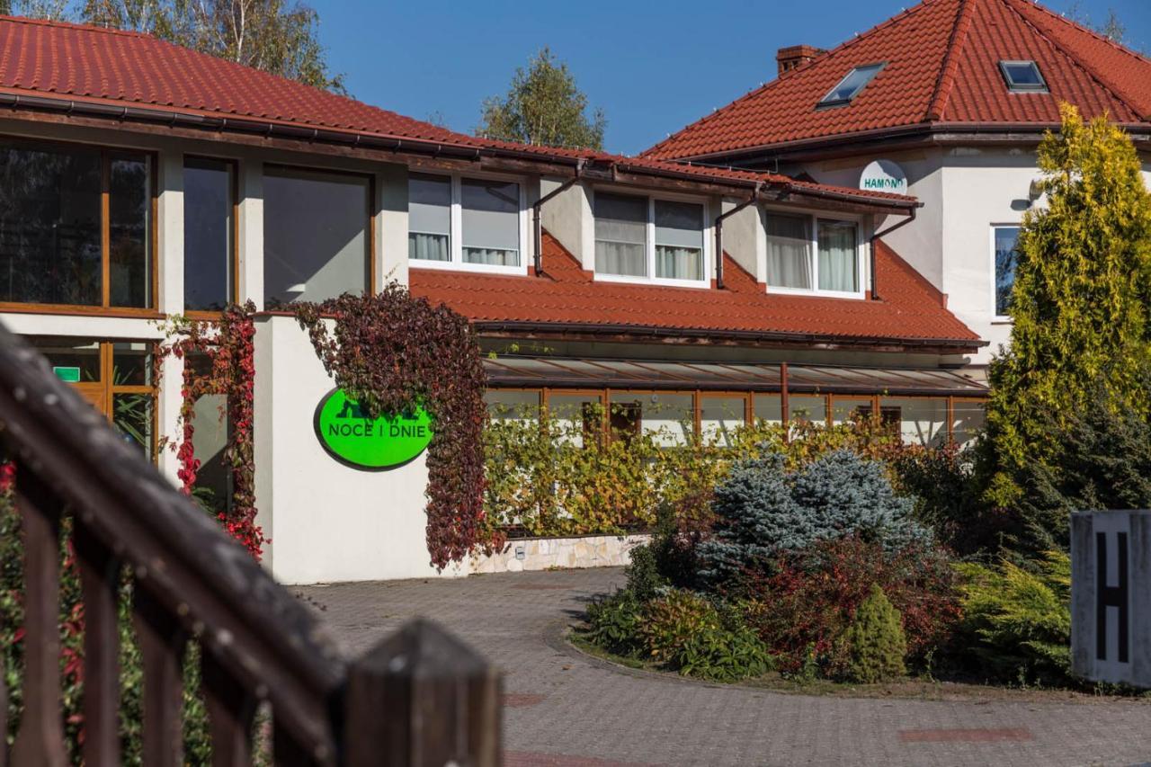 ホテル Noce I Dnie Postołowo エクステリア 写真